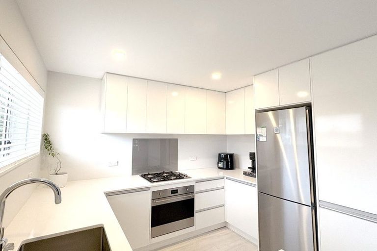 Photo of property in 19a Colchester Crescent, Newlands, Wellington, 6037