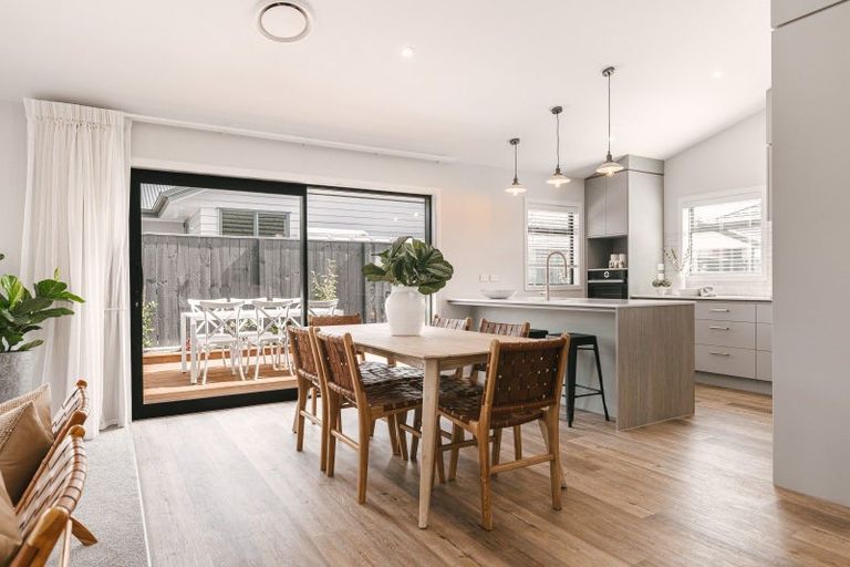 Photo of property in 27 Daniel Place, Kelvin Grove, Palmerston North, 4414