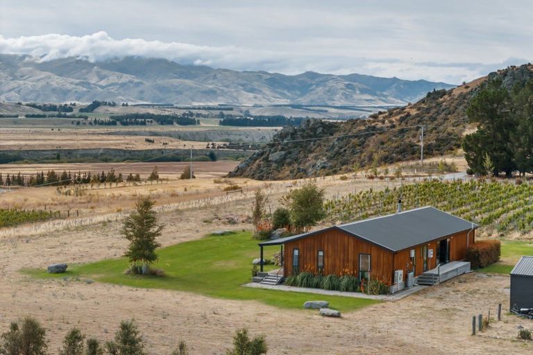 Photo of property in 90 Willowbank Road, Queensberry, Cromwell, 9383