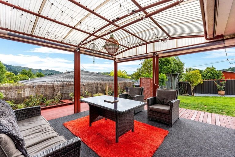 Photo of property in 17 Zeala Grove, Stokes Valley, Lower Hutt, 5019