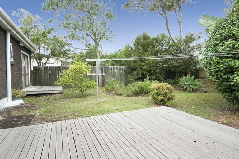 Photo of property in 21 Ranui Station Road, Ranui, Auckland, 0612