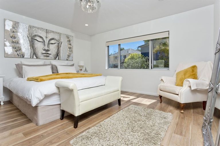 Photo of property in 52a Matipo Road, Mairangi Bay, Auckland, 0630