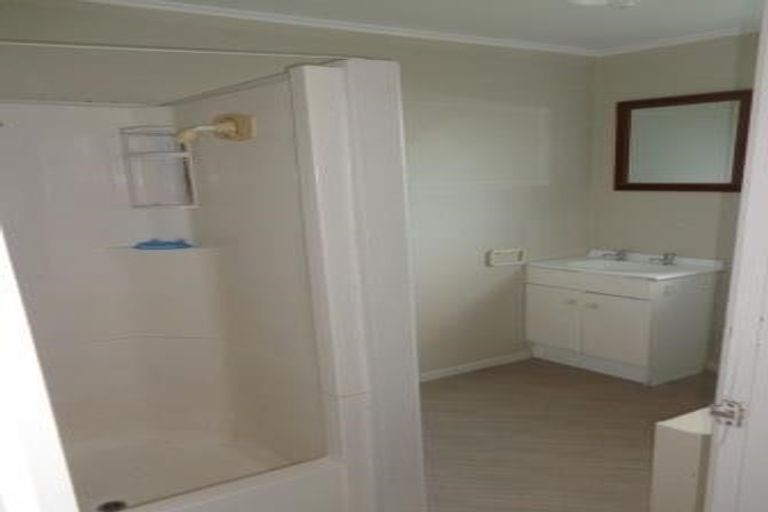 Photo of property in 58 Sunline Avenue, Massey, Auckland, 0614