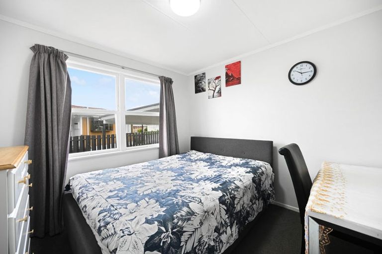 Photo of property in 10 Bremridge Place, Melville, Hamilton, 3206