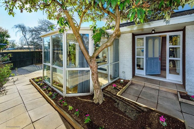 Photo of property in 1/6 Kent Lodge Avenue, Avonhead, Christchurch, 8042