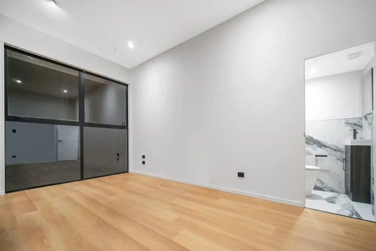 Photo of property in 8/6b William Roberts Road, Pakuranga, Auckland, 2010