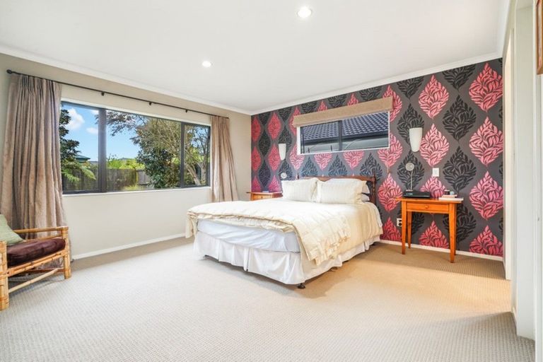 Photo of property in 11 Wakefield Place, Rototuna North, Hamilton, 3210