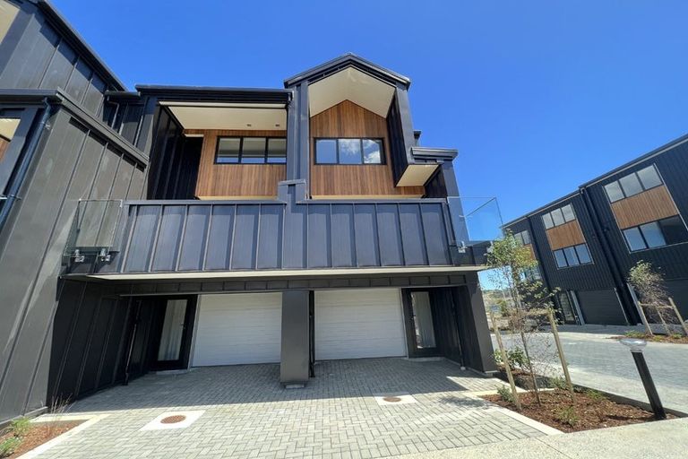 Photo of property in 3 Longshore Drive, Long Bay, Auckland, 0630