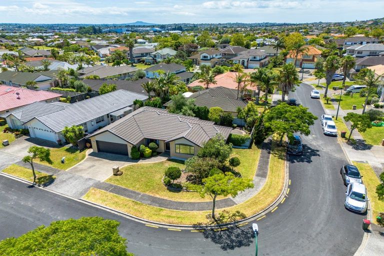 Photo of property in 23 Delmont Close, East Tamaki Heights, Auckland, 2016