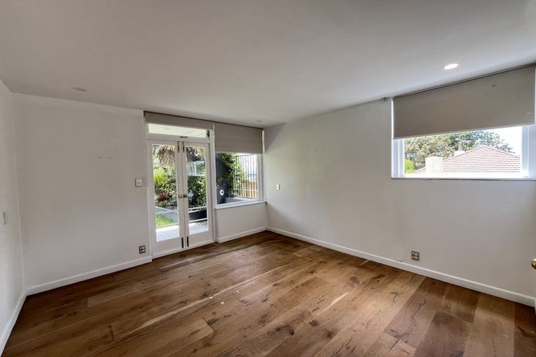 Photo of property in 27 Palmer Crescent, Mission Bay, Auckland, 1071