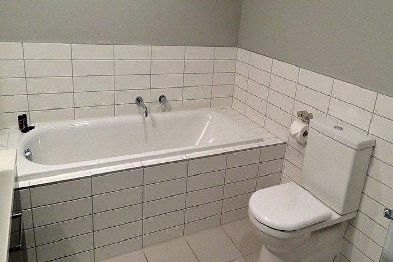 Photo of property in Chews Lane Apartments, 9f/9 Chews Lane, Wellington Central, Wellington, 6011