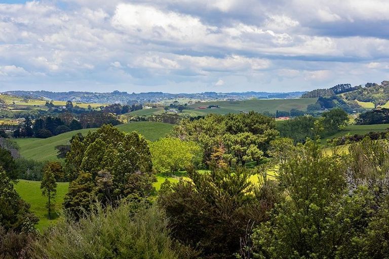 Photo of property in 70 Upper Whangateau Road, Big Omaha, 0985