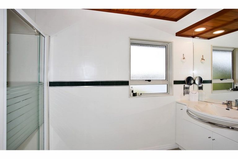 Photo of property in 62a Youngs Road, Papakura, 2110