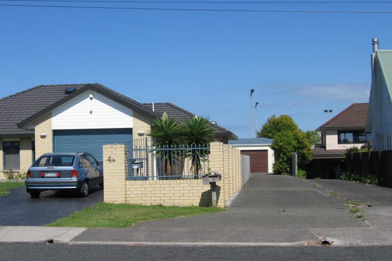 Photo of property in 4 County Road, Torbay, Auckland, 0630