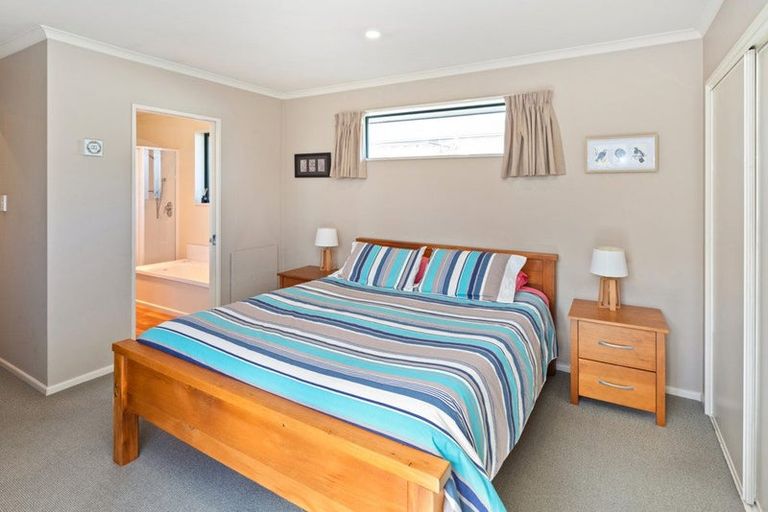 Photo of property in 95 Selwyn Street, Somerfield, Christchurch, 8024