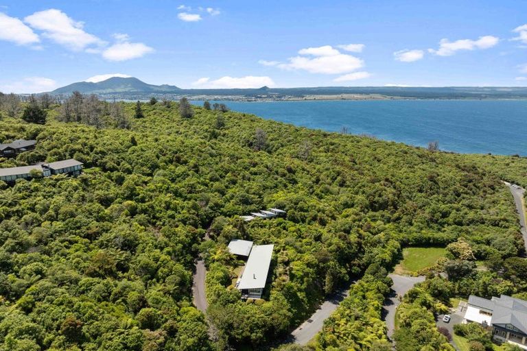 Photo of property in 43 Whakamoenga Point, Acacia Bay, Taupo, 3385