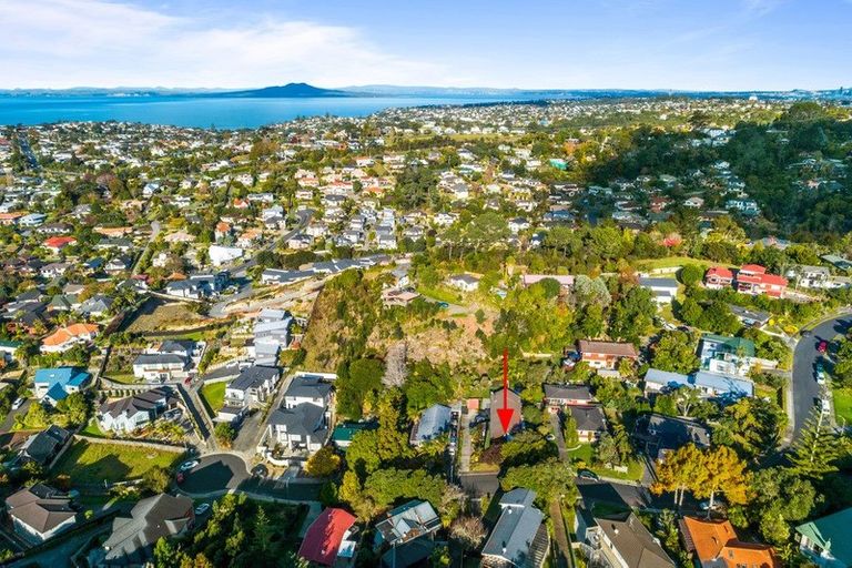 Photo of property in 1/22 Malters Place, Browns Bay, Auckland, 0630