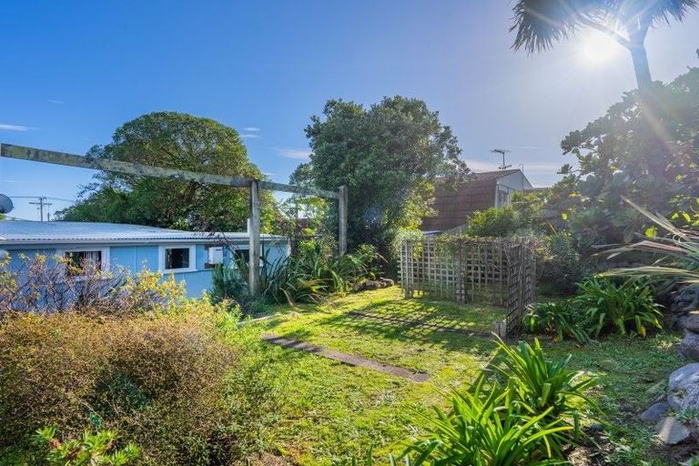 Photo of property in 16 Rodney Avenue, Te Horo Beach, Otaki, 5581