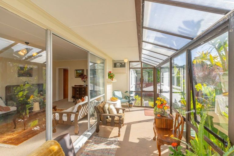 Photo of property in 6 Kaitawa Crescent, Paraparaumu, 5032