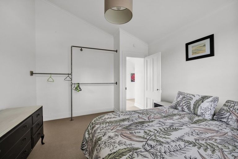 Photo of property in 77 Eliot Street, New Plymouth, 4310