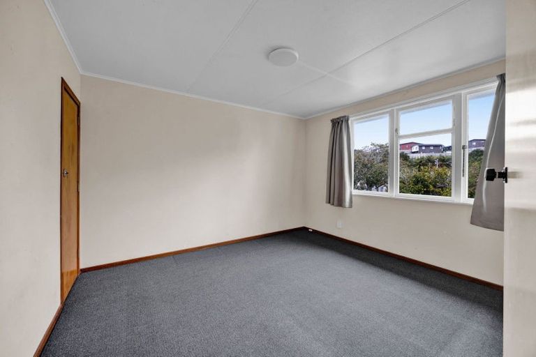 Photo of property in 12 Grenville Street, Marfell, New Plymouth, 4310