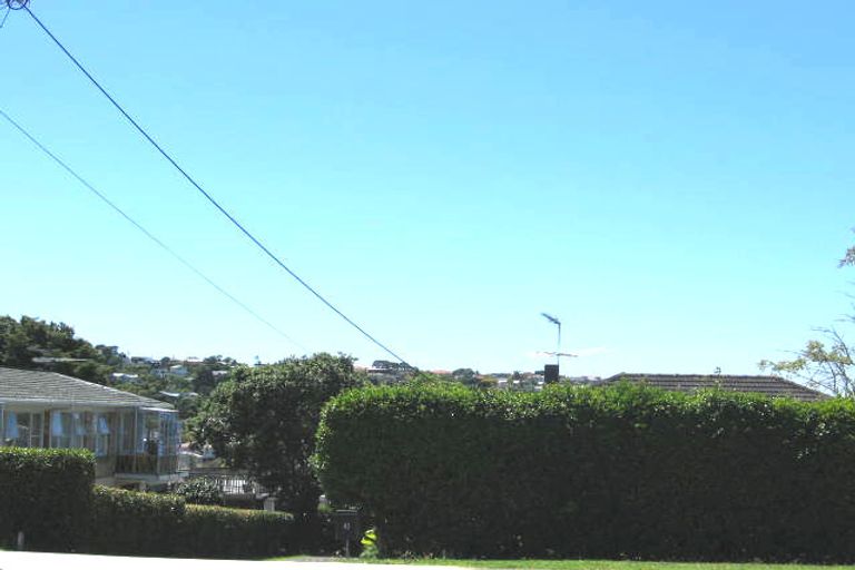 Photo of property in 43 East Coast Road, Milford, Auckland, 0620