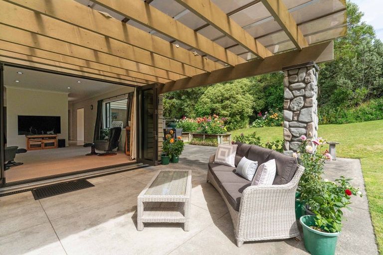 Photo of property in 174 Mapara Road, Acacia Bay, Taupo, 3385