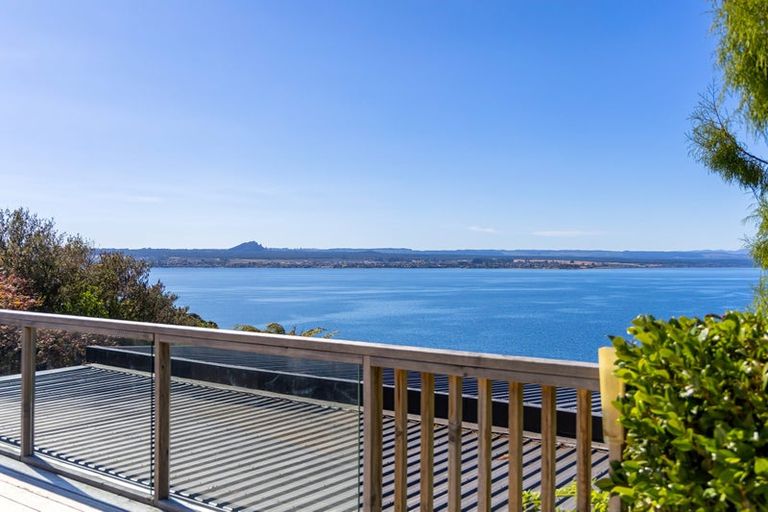 Photo of property in 846 Wily Terrace, Acacia Bay, Taupo, 3330