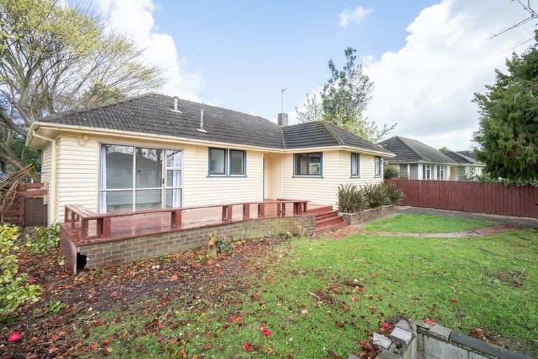 Photo of property in 12 Rochester Street, Awapuni, Palmerston North, 4412