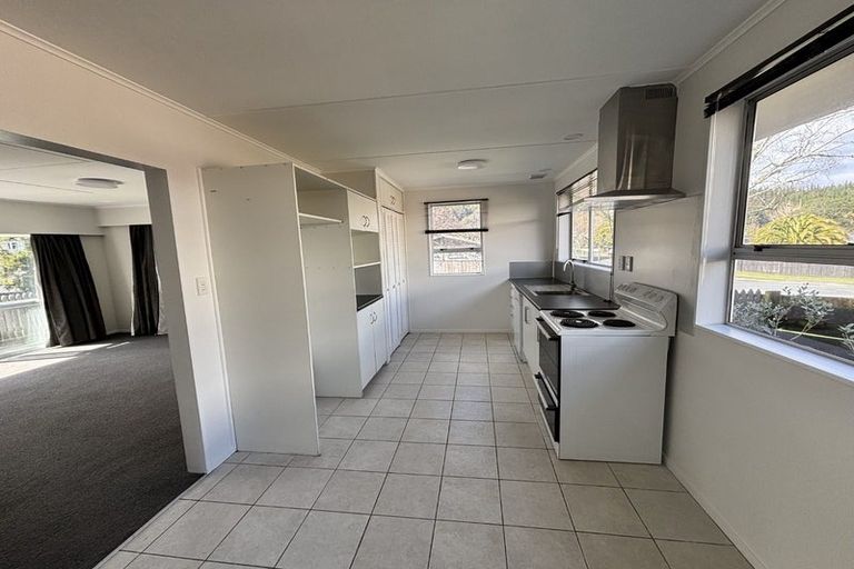 Photo of property in 91 Norana Road, Timberlea, Upper Hutt, 5018