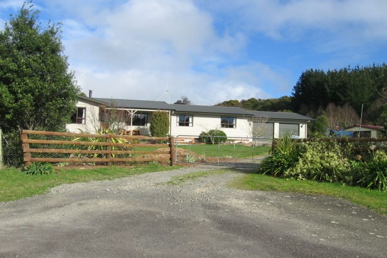 Photo of property in 96 Moonshine Valley Road, Aokautere, Palmerston North, 4471