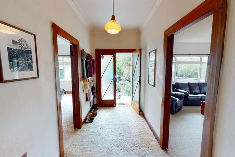 Photo of property in 6 Taranaki Street, Saint Johns Hill, Whanganui, 4501