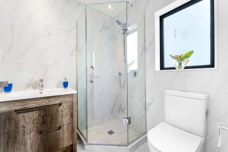 Photo of property in 89c Oreil Avenue, West Harbour, Auckland, 0618