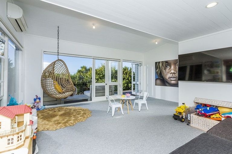 Photo of property in 97b Braemar Road, Castor Bay, Auckland, 0620