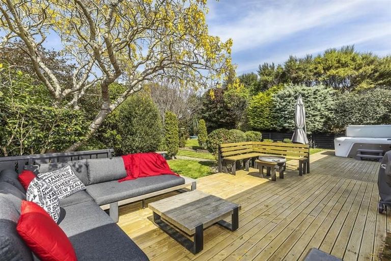 Photo of property in 8 Charthouse Lane, Whitby, Porirua, 5024