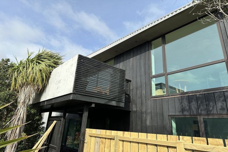 Photo of property in 4 Pa Road, Pukerua Bay, 5026