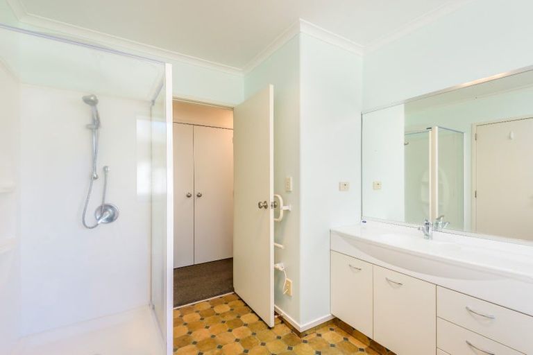 Photo of property in 209 Old Farm Road, Hamilton East, Hamilton, 3216