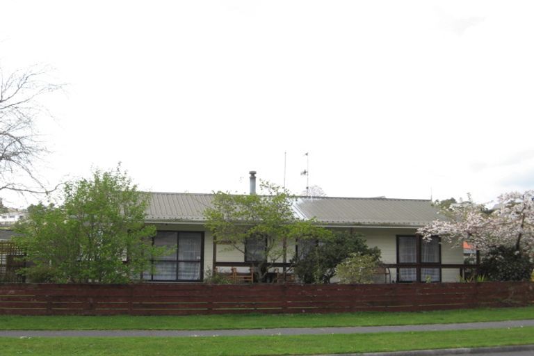 Photo of property in 40a Aquarius Drive, Kawaha Point, Rotorua, 3010