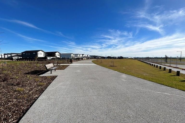 Photo of property in 31 Bill Miller Drive, Papamoa, 3118