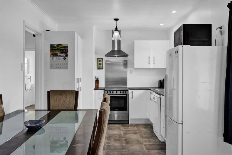 Photo of property in 60 Egmont Street, Hawera, 4610