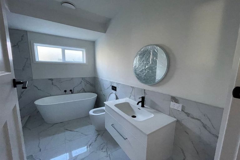 Photo of property in 10 Burrows Avenue, Karori, Wellington, 6012