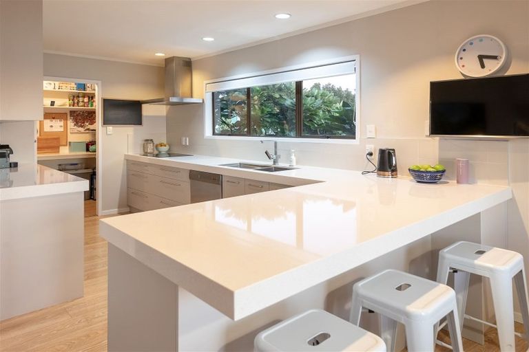 Photo of property in 12 Bucklands Beach Road, Bucklands Beach, Auckland, 2012