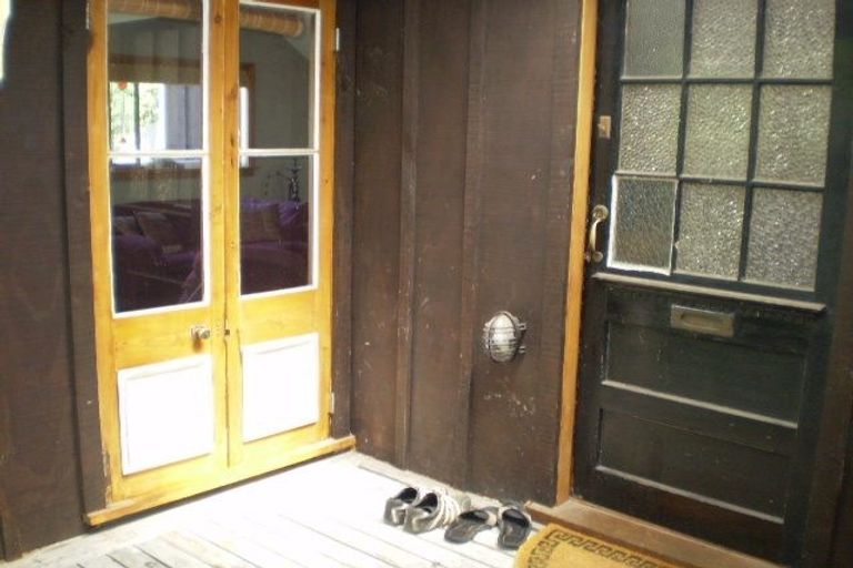 Photo of property in 23 Hawkhurst Road, Lyttelton, 8082