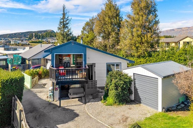 Photo of property in 25 Totara Terrace, Wanaka, 9305
