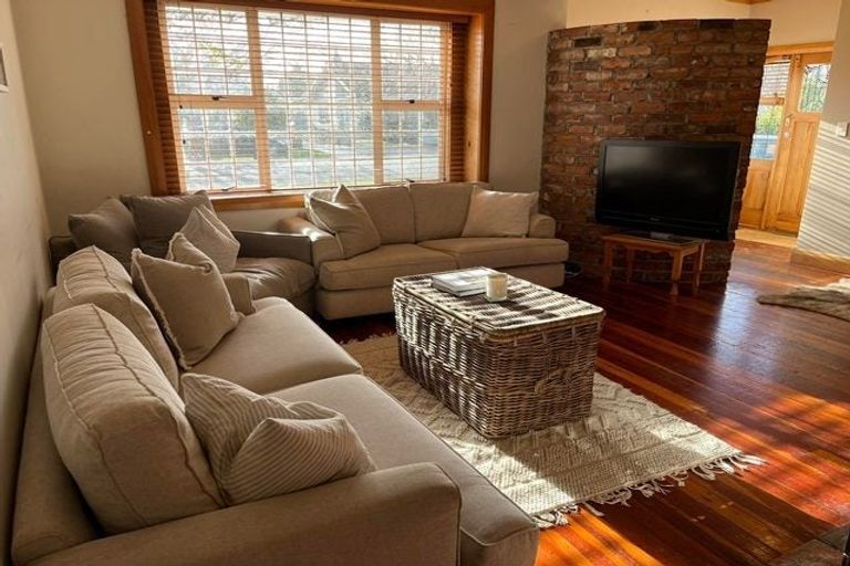 Photo of property in 8 Argyle Avenue, Takaro, Palmerston North, 4410