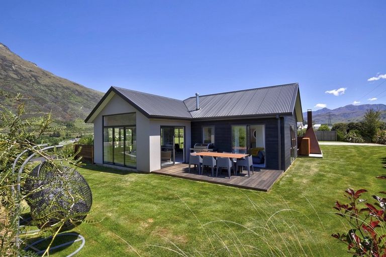 Photo of property in 44 Judge And Jury Drive, Lake Hayes, Queenstown, 9304