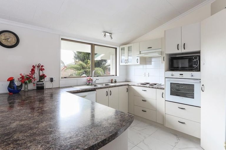 Photo of property in 2 Selwyn Road, Lynmore, Rotorua, 3010