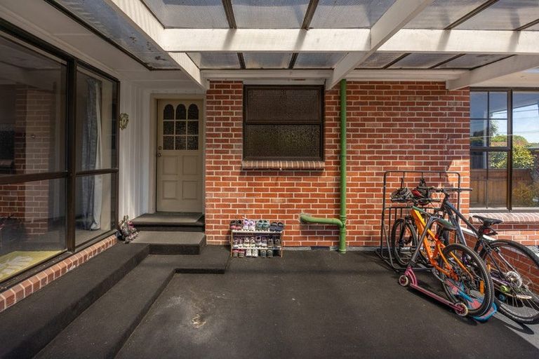 Photo of property in 1/39 Harris Crescent, Papanui, Christchurch, 8053