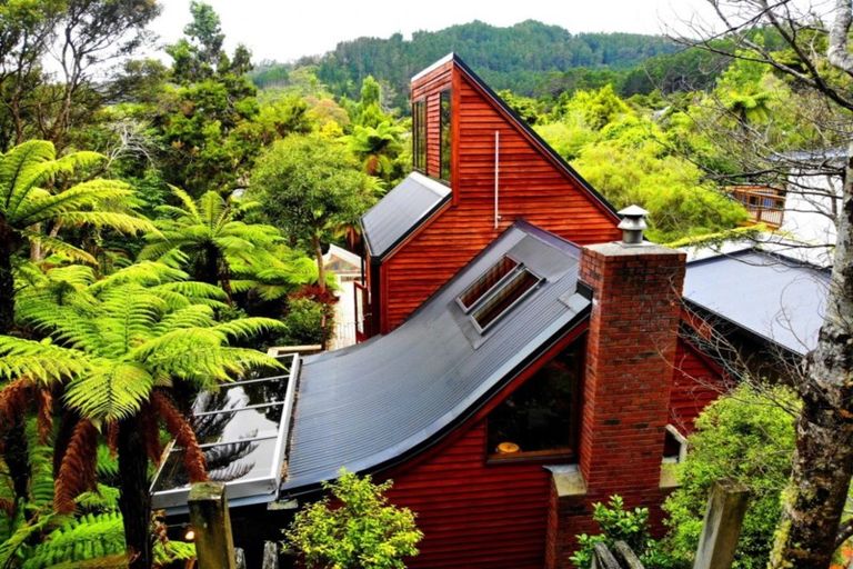 Photo of property in 77 Wyndham Road, Pinehaven, Upper Hutt, 5019