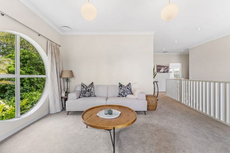 Photo of property in 6 Puriri Boulevard, Orewa, 0931